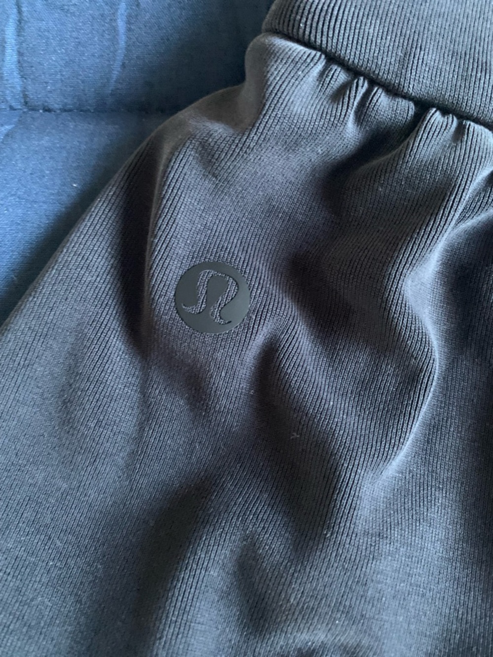 lululemon athletica Black Drapey Softstreme High Rise Black Shorts size Small - Picture 3 of 7